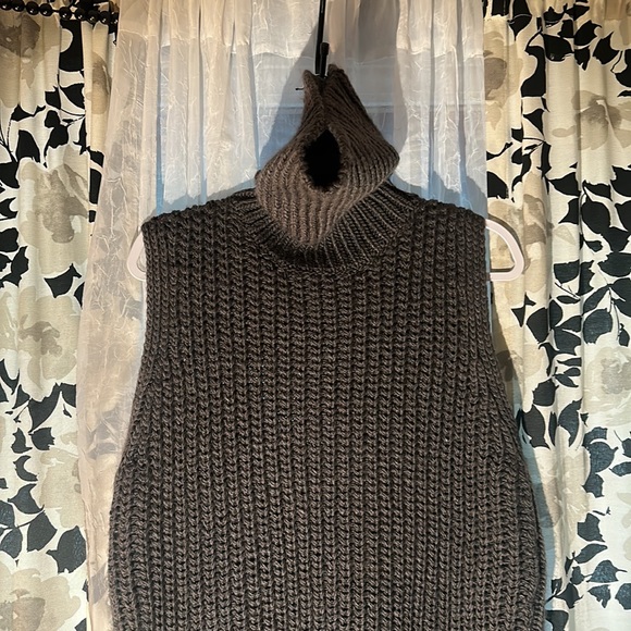 H&M size M sweater dress with turtleneck. - Picture 2 of 4